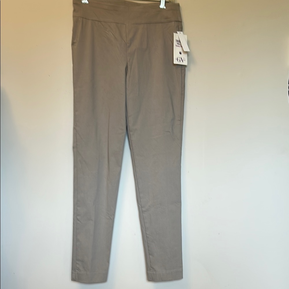 Gloria Vanderbilt wide waisted stretchy gray pull on pants size 6 new with tags